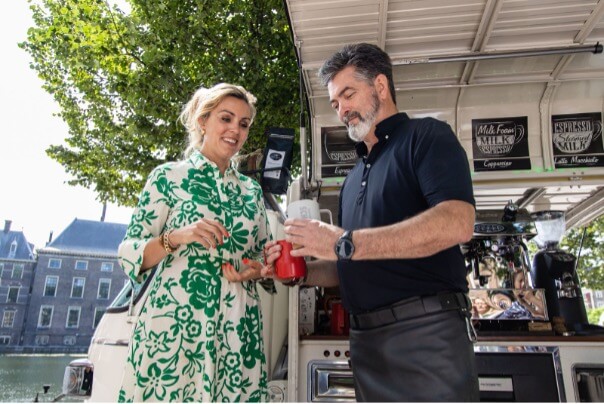 Geen wegwerp-koffiebekers? Geen probleem: zo pakt Coffee on Wheels Rotterdam het aan